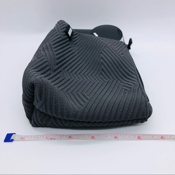 GODASHDOT - UNISEX GRAY MAKEUP BAG NWT - Picture 6 of 8